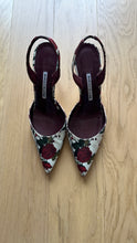 Load image into Gallery viewer, Manolo Floral Worn 40
